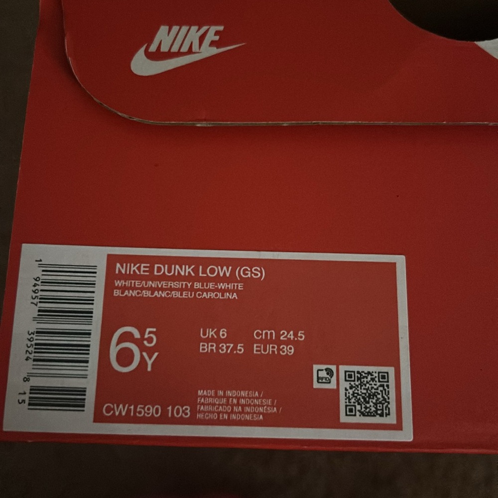 University blue dunks 6.5 GS - Picture 2 of 4